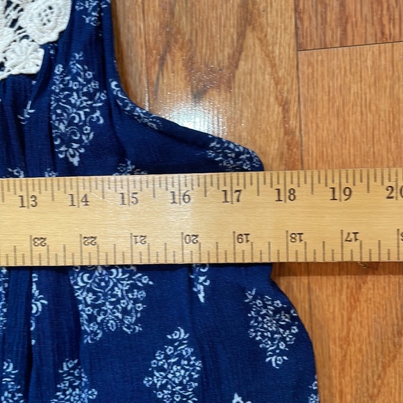 Woman Large Dress Onetheland Navy Blue Small Print Crochet Lace Straps & Decor - Picture 3 of 10